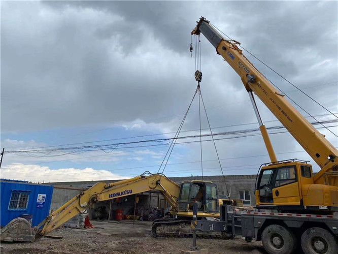 宁夏25吨吊车的工作半径是多少？